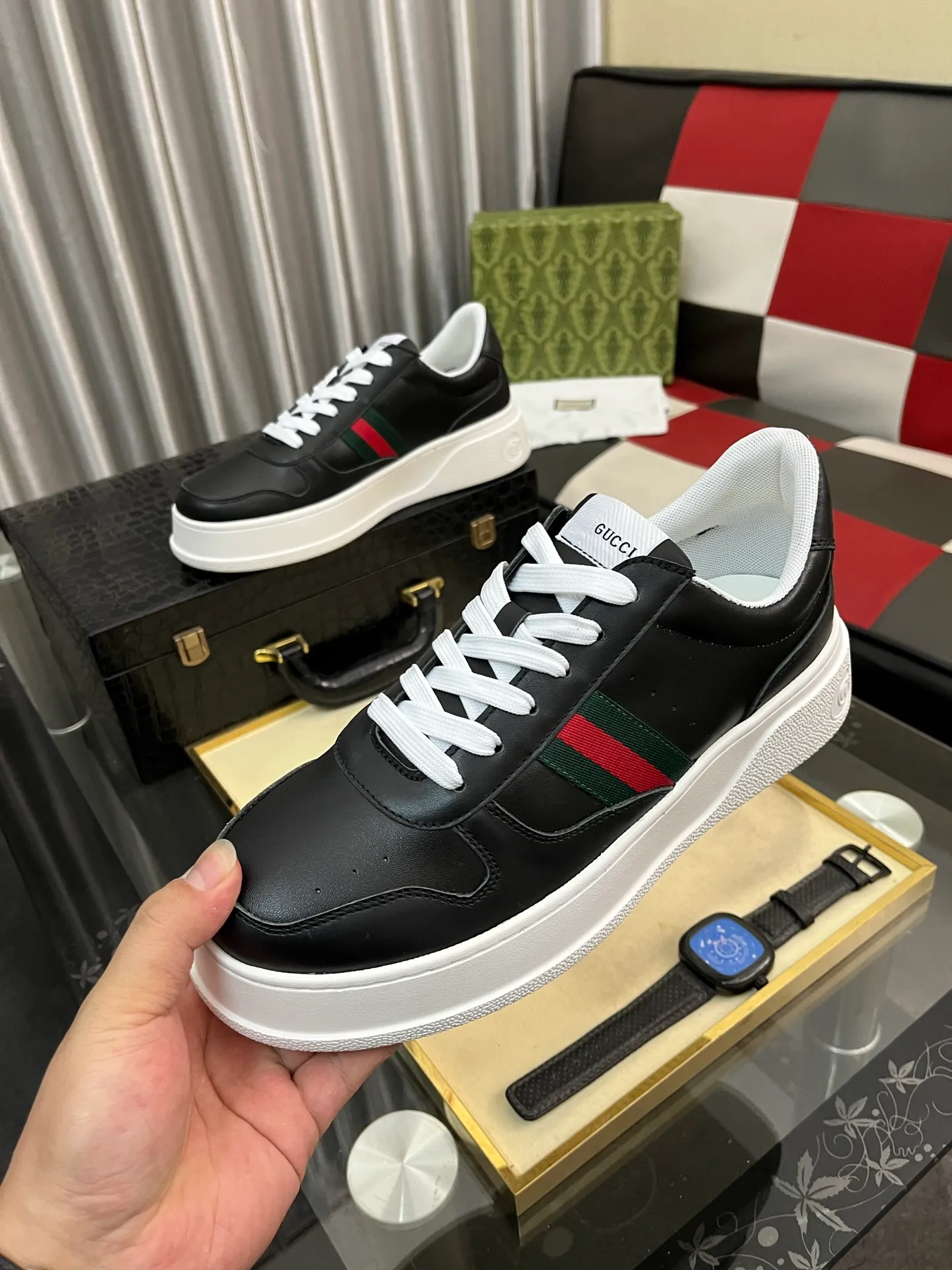 Men's Men's Shoes💰: 380⌚️⌚️[GUCCI] Gucci men's latest white shoe series casual shoes! The official website is built 1:1. Upper: Made of imported cowhide, with electric embroidery ➕Inner lining: Made of high-quality first-layer pigskin, soft and comfortable. Picky material selection and exquisite workmanship give you the best enjoyment. Size: 38-444️⃣Colors available